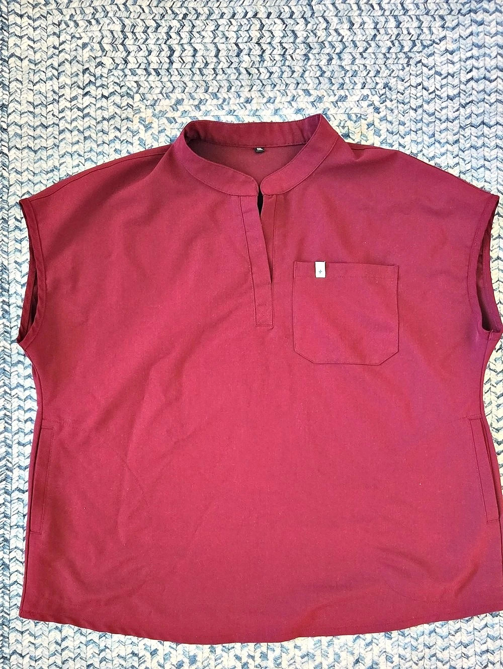Figs Rafaela Oversized Scrub Top Burgundy 2x